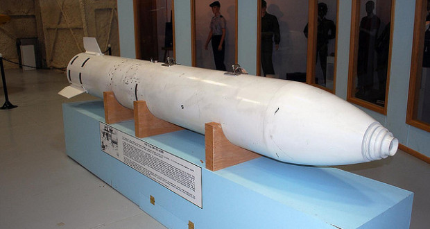 Eine - natürlich nicht mehr scharfe - Atombombe im South Dakota Air and Space museum. Foto: Flickr / Andrea Church CC-BY 2.0